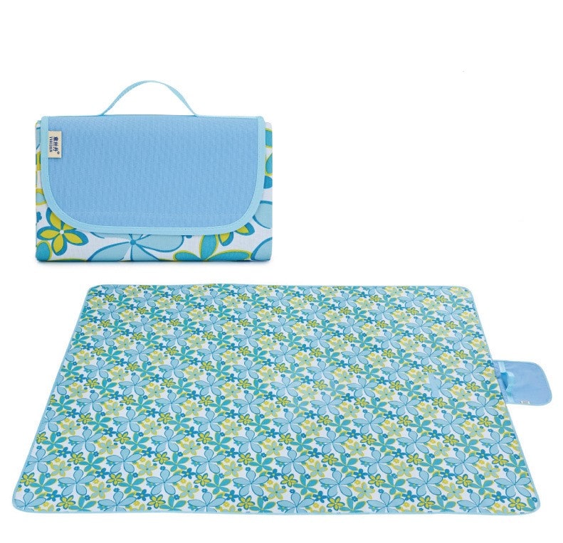 tablecloth-picnic-blue-flower
